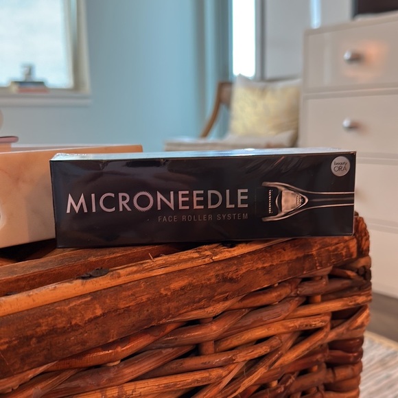 NIB. Beauty ORA Microneedle Face Roller System 0.25mm - Picture 1 of 3